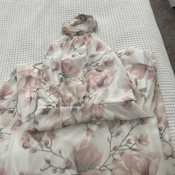 Floral backless dress - Picture 1 of 4